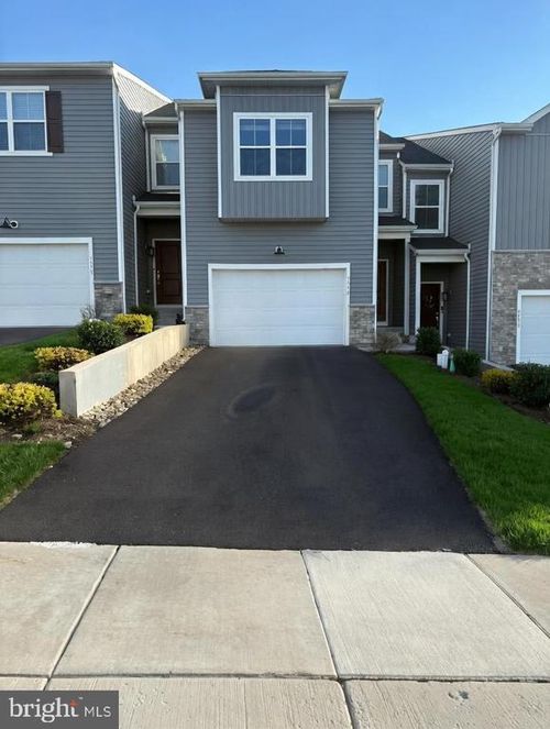 7573 Clayton Ave, COOPERSBURG, PA, 18036-8727 | Card Image