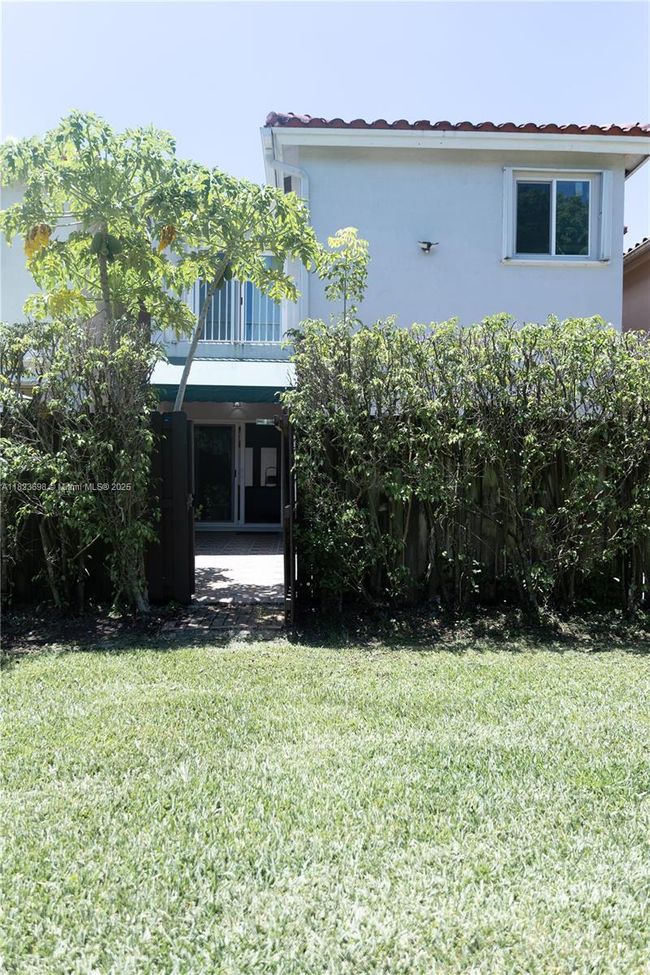 10919 Nw 67 Th Ter, House other with 4 bedrooms, 3 bathrooms and null parking in Doral FL | Image 53