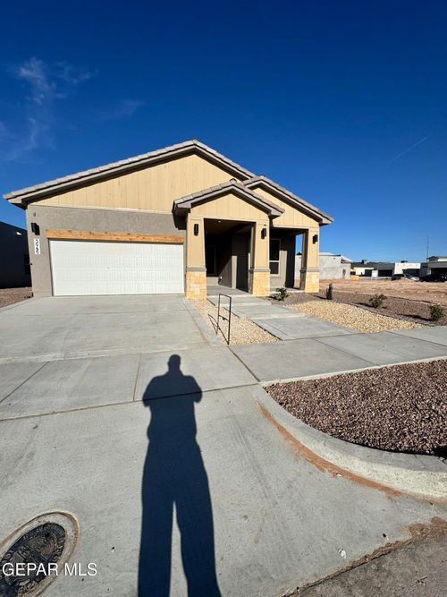 3945 Peak, El Paso, TX, 79938 | Card Image