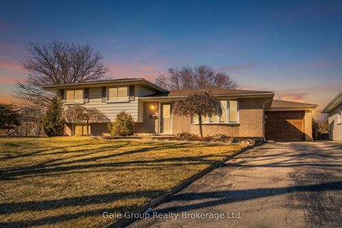 7 Tuscarora Crt, Brantford, ON, N3R5Y6 | Card Image