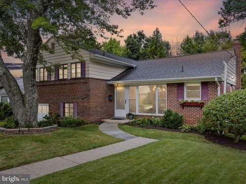 2005 Cascade Rd, SILVER SPRING, MD, 20902-4237 | Card Image