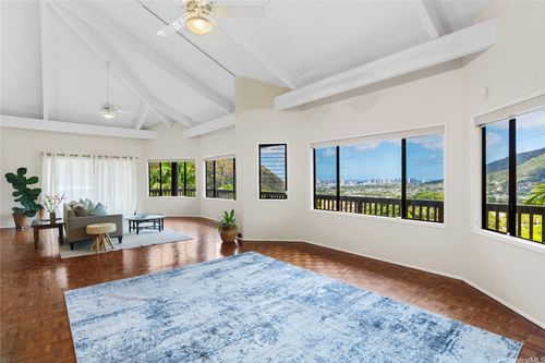 3385 Paty Dr, Honolulu, HI, 96822-1442 | Card Image