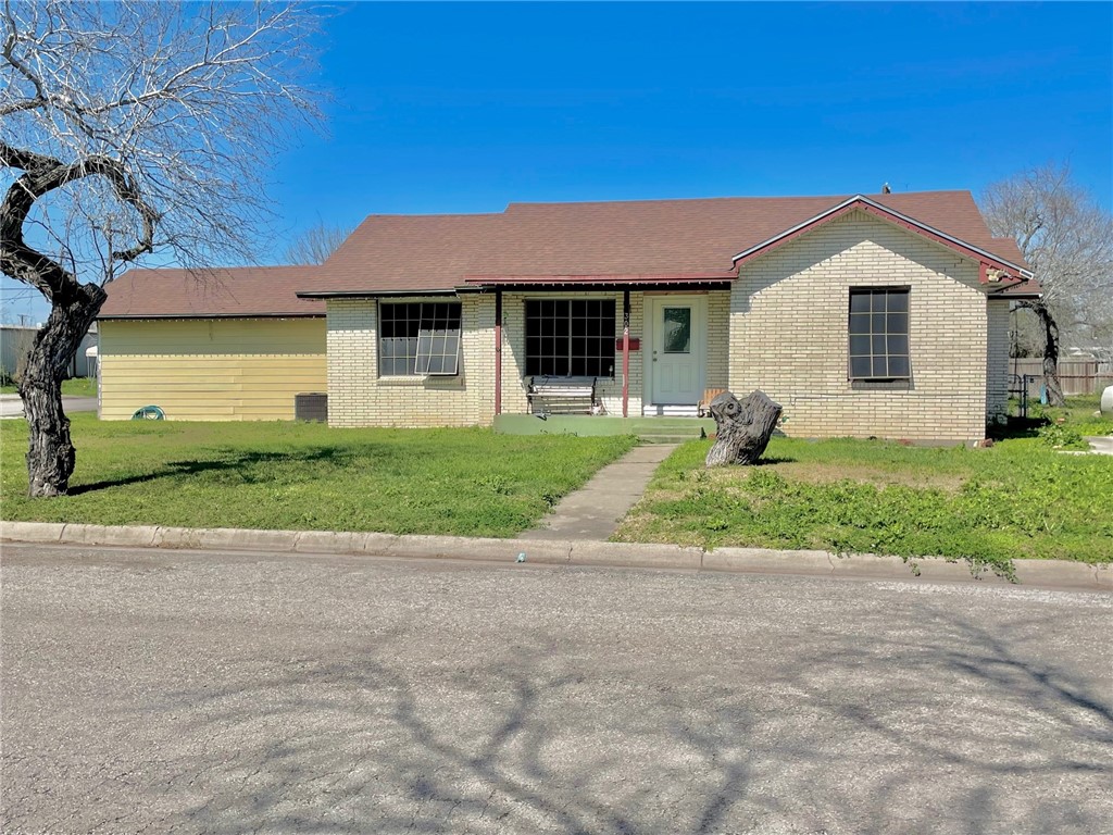 Hoffman Ave, Kingsville, TX 78363