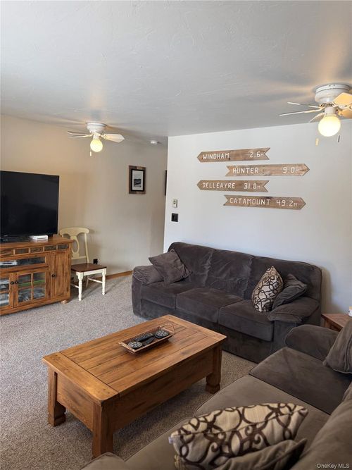 7 Quads Way, Windham, NY, 12496-5304 | Card Image