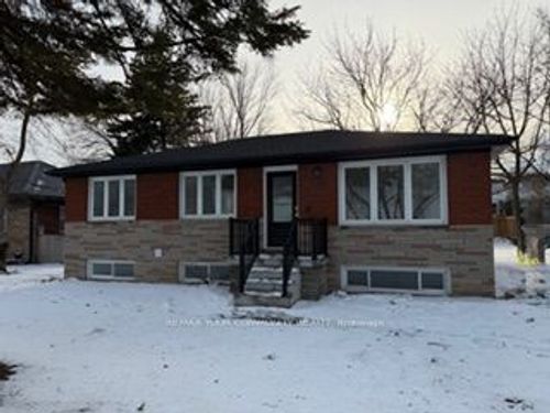 main-130 Simcoe Rd, Bradford, ON, L3Z1Y2 | Card Image