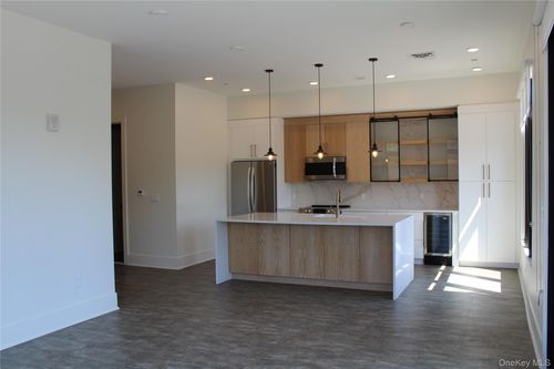 apt-210-331 E Main St, Riverhead, NY, 11901-2460 | Card Image