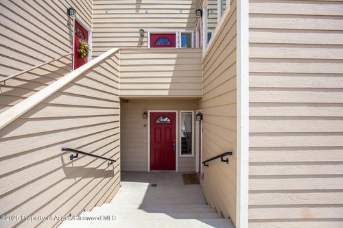 b8-109 Anna Ct, Grand Junction, CO, 81503-9407 | Card Image