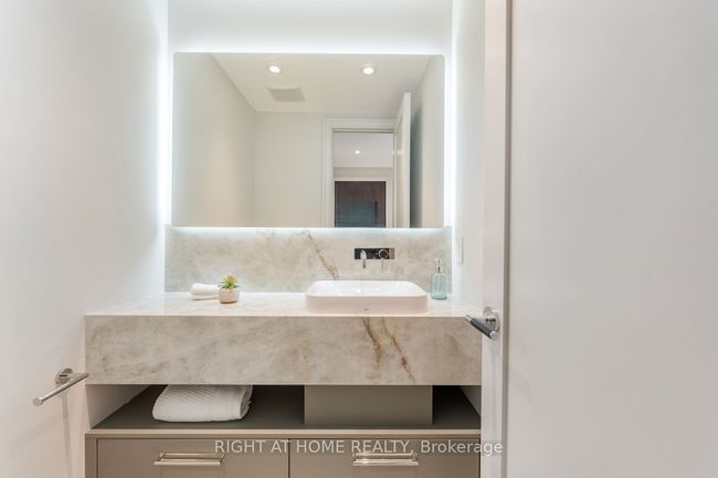 37 Kenilworth Ave, House other with 4 bedrooms, 6 bathrooms and 1 parking in Toronto ON | Image 9