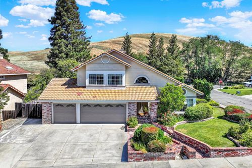3202 Del Monte Ct, Fairfield, CA, 94534-7113 | Card Image