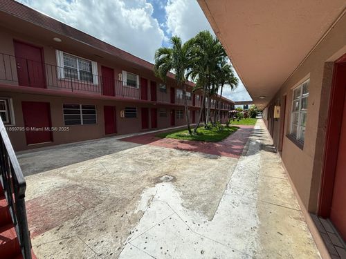 apt-9-1281 W 29th St, Hialeah, FL, 33012-8523 | Card Image