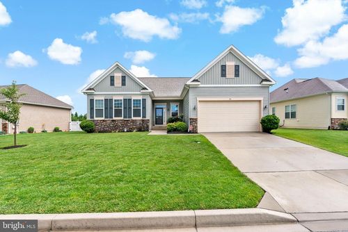146 Serpentine Way, MARTINSBURG, WV, 25405-1110 | Card Image