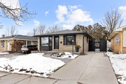 484 Ferndale Ave, London, ON, N6C2Z1 | Card Image