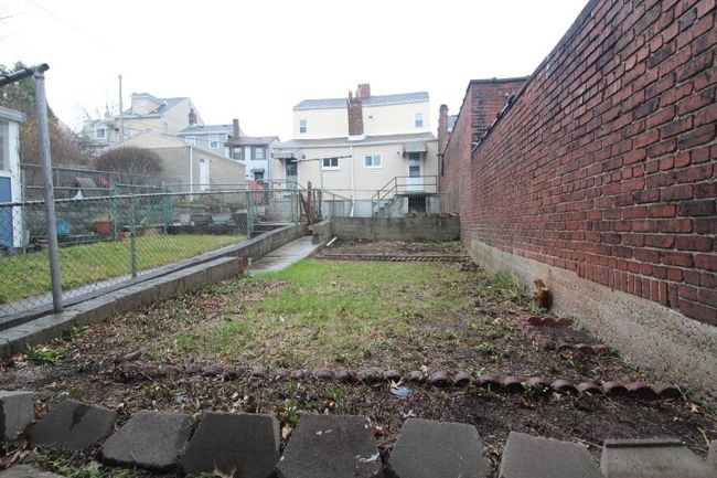 443 Ella St, Townhouse with 2 bedrooms, 2 bathrooms and null parking in Bloomfield PA | Image 16
