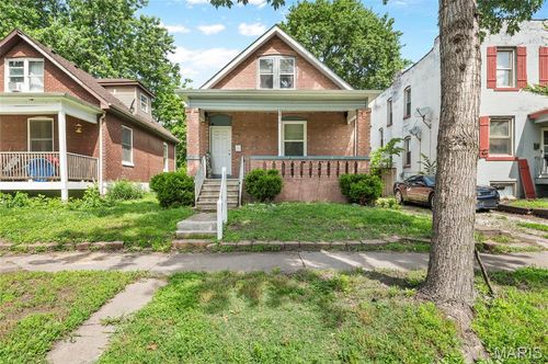 2411 Benton St, Granite City, IL, 62040-3421 | Card Image