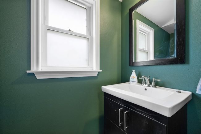 Half bathroom | Image 25