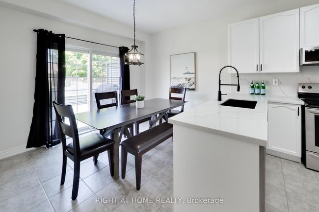 1112 Booth Ave, House other with 4 bedrooms, 4 bathrooms and 2 parking in Innisfil ON | Image 6