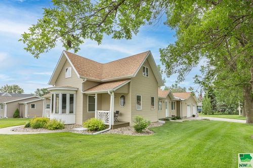420 W 3rd St, Ponca, NE, 68770-7225 | Card Image
