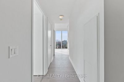 908 - 270 Dufferin St, Condo with 2 bedrooms, 2 bathrooms and null parking in Toronto ON | Image 3