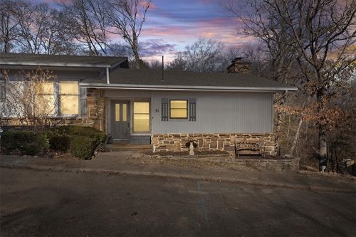 31 Abingdon Ln, Bella Vista, AR, 72715-6235 | Card Image