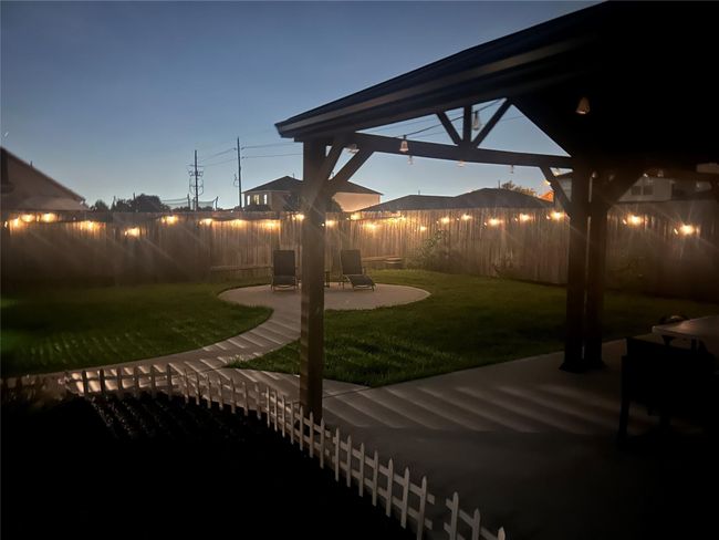 Enjoy this amazing backyard. | Image 32