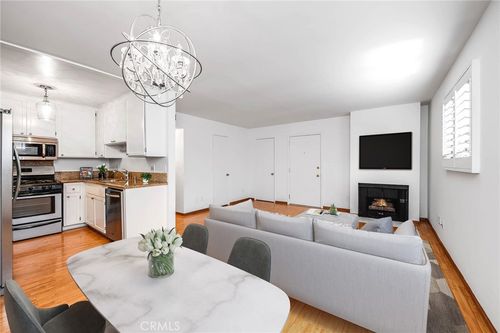 204-4000 W Victory Boulevard, Burbank, CA, 91505 | Card Image