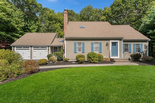 70 Forest St, Raynham, MA, 02767-1102 | Card Image