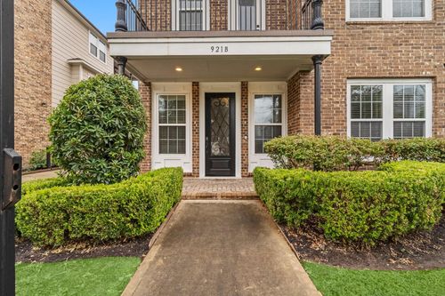 b-921 W 19th St, Houston, TX, 77008-3301 | Card Image