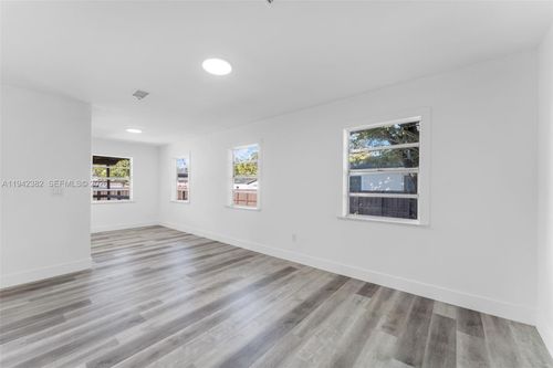 358 Pine Ct, Miami Springs, FL, 33166-4948 | Card Image