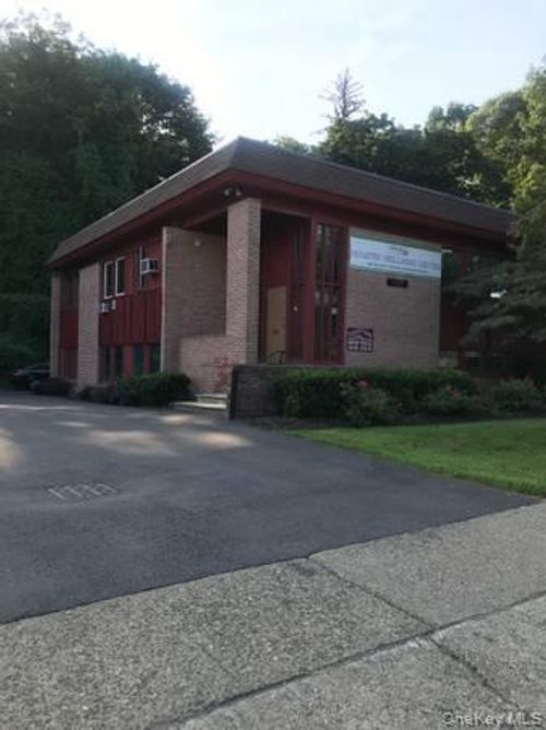 369 Fullerton Ave, Newburgh, NY, 12550-3768 | Card Image
