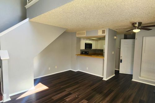 201-9823 Walnut St, Dallas, TX, 75243-8863 | Card Image