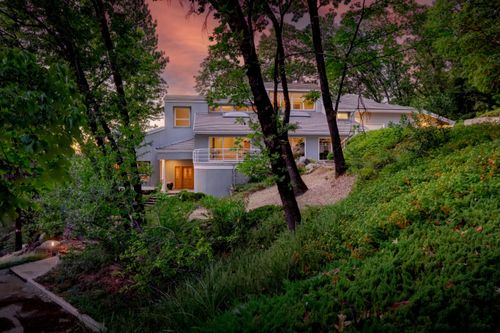 13118 Cement Hill Rd, Nevada City, CA, 95959-8050 | Card Image