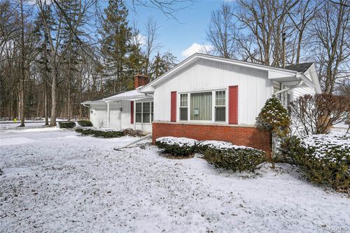 4021 Triwood Rd, Bridgeport, MI, 48722-9576 | Card Image