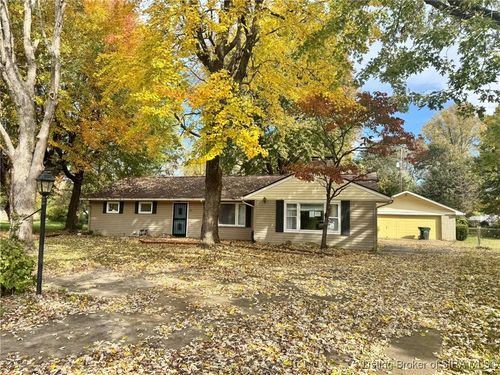 30 Mcbride Dr, Jeffersonville, IN, 47130-5248 | Card Image