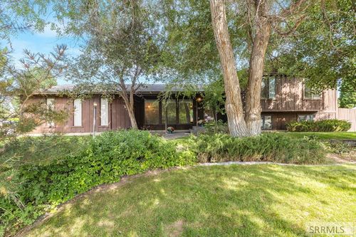 1975 Cabellaro Dr, Ammon, ID, 83406-6776 | Card Image