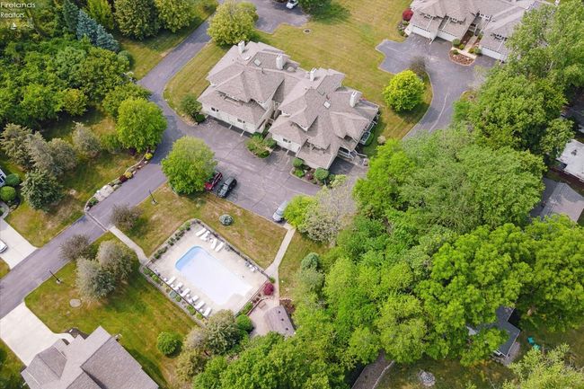 608 Monument Vw, Condo with 2 bedrooms, 3 bathrooms and 1 parking in Marblehead OH | Image 36