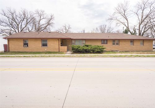 1829 47th St, Des Moines, IA, 50310-3000 | Card Image