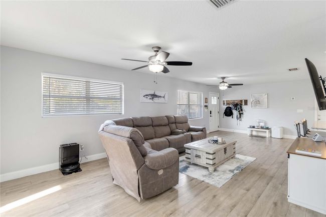6001 Firefly Ln, House other with 3 bedrooms, 2 bathrooms and null parking in APOLLO BEACH FL | Image 25