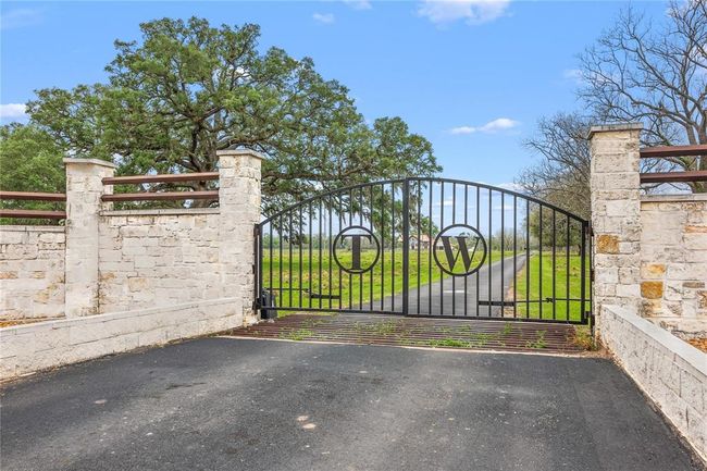 9474 Fm 524 Rd, Home with 5 bedrooms, 5 bathrooms and 3 parking in Sweeny TX | Image 5