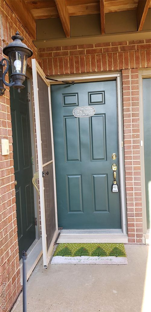 28292 Carlton Way Dr, Novi, MI, 48377-2634 | Card Image