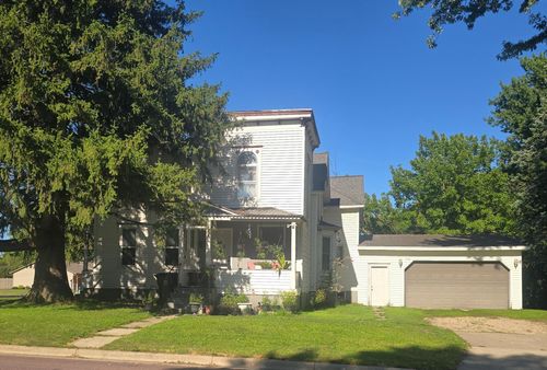 516 11th St N, Mountain Lake, MN, 56159-1516 | Card Image