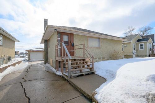 9725 100 Ave, Grande Prairie, AB, T8V0T5 | Card Image