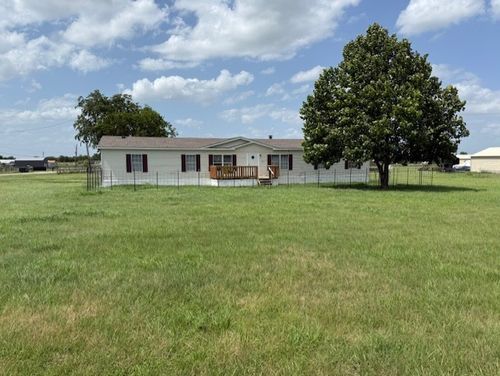 4040 Dillard Ct, Joshua, TX, 76058-5813 | Card Image