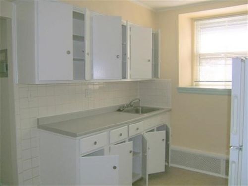 c-1064 Beacon Street, Brookline, MA, 02446 | Card Image