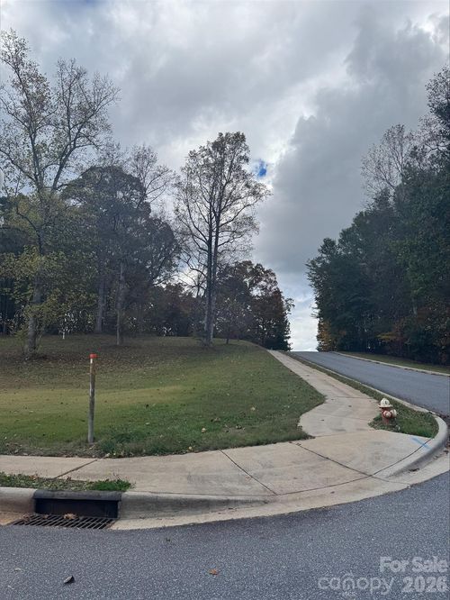 137-2784 Player Cir Ne, Conover, NC, 28613-9364 | Card Image