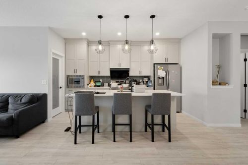 22 Edith Manor Nw, Calgary, AB, T3R1Y7 | Card Image