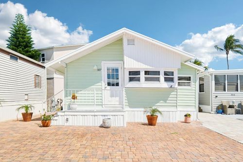 307 Nettles Blvd, Jensen Beach, FL, 34957-3321 | Card Image