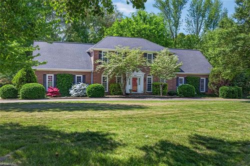 1018 Riverbend Dr, Advance, NC, 27006-8530 | Card Image