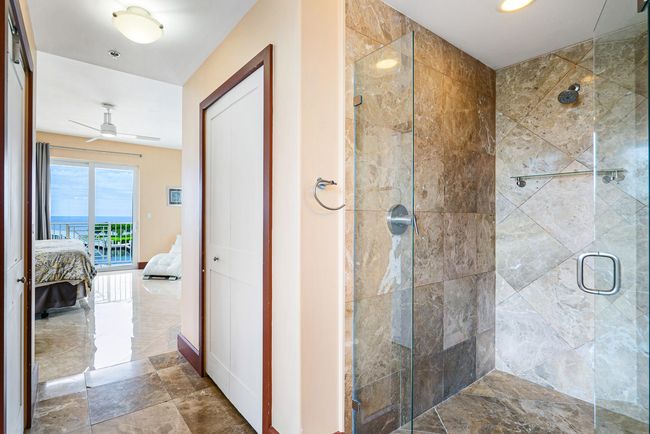 Primary bath | Image 18