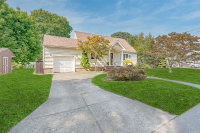 1468 13th Street, House other with 4 bedrooms, 2 bathrooms and null parking in West Babylon NY | Image 2