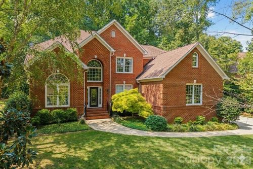 919 Thorn Ridge Ln, Lake Wylie, SC, 29710-6050 | Card Image